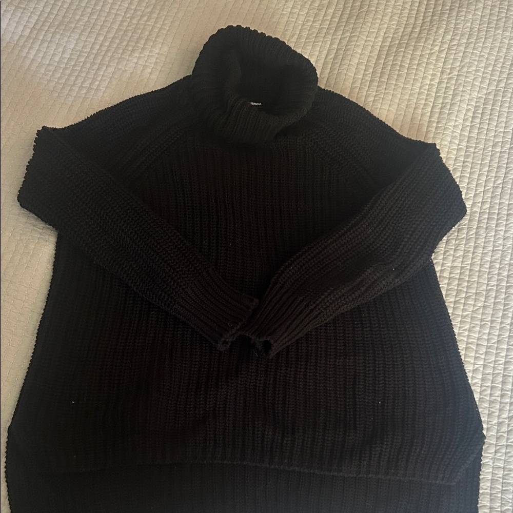 Like new 525 America Ribbed Black Turtleneck
